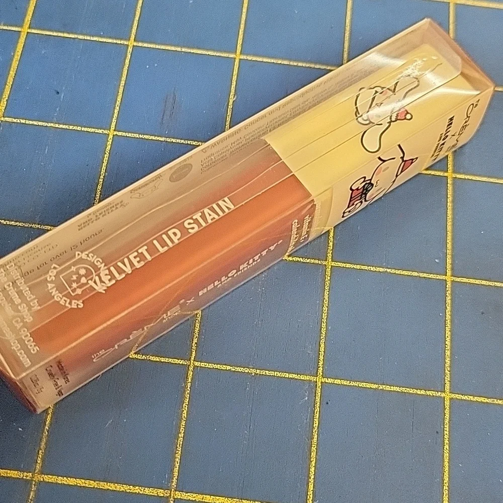 Hello Kitty Velvet Lip Stain with Calendula Oil - Sweet Delight 8g New In Box